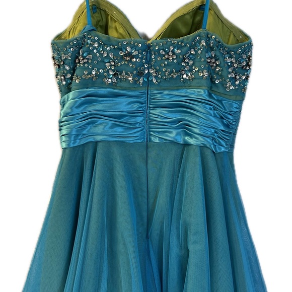 Adrianna Papell Collection prom dress, size 4, aquamarine. Good used condition. - Picture 8 of 10